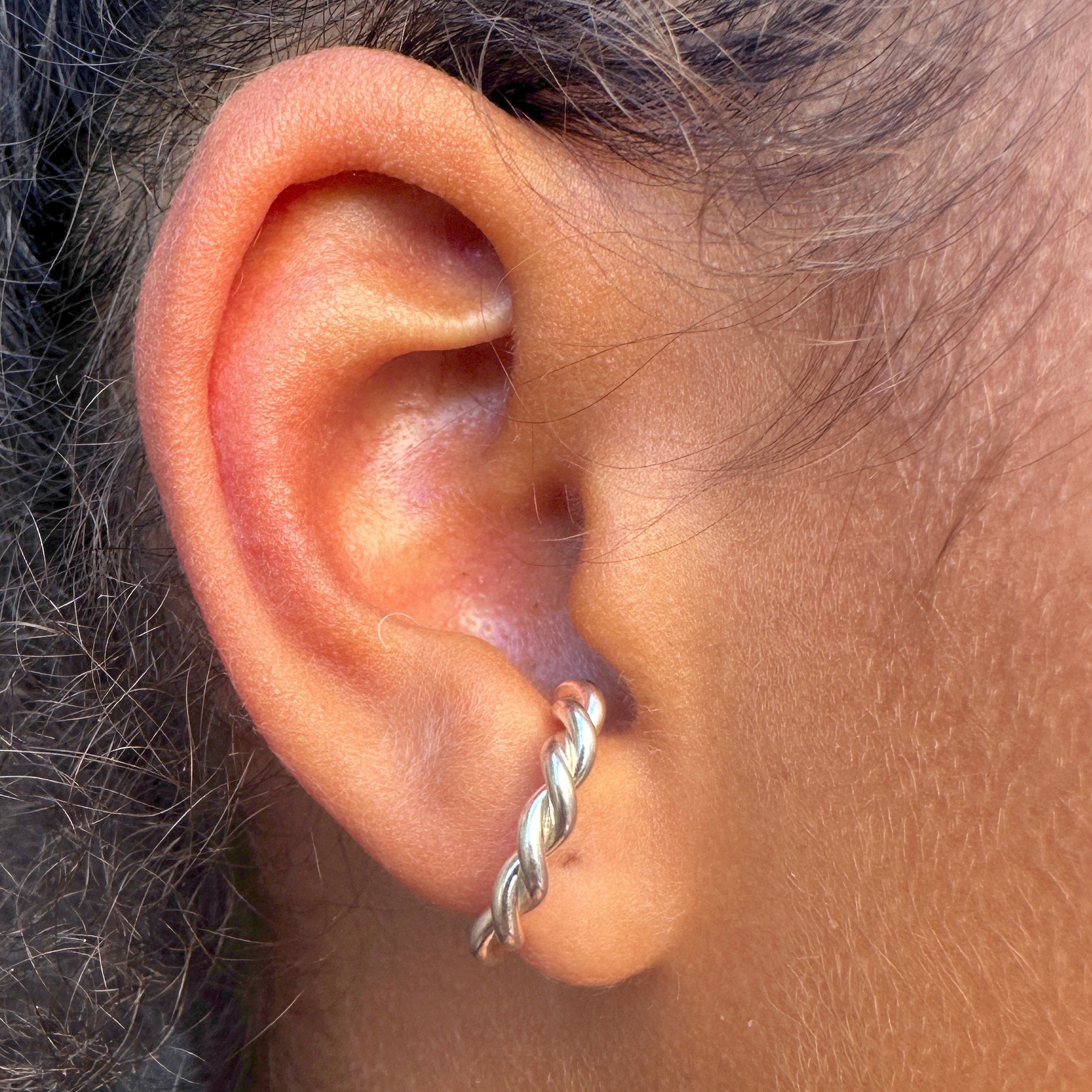 Earcuff Ifeoluwa argent 925 torsade large brillante collection Keloïd EMIKemi