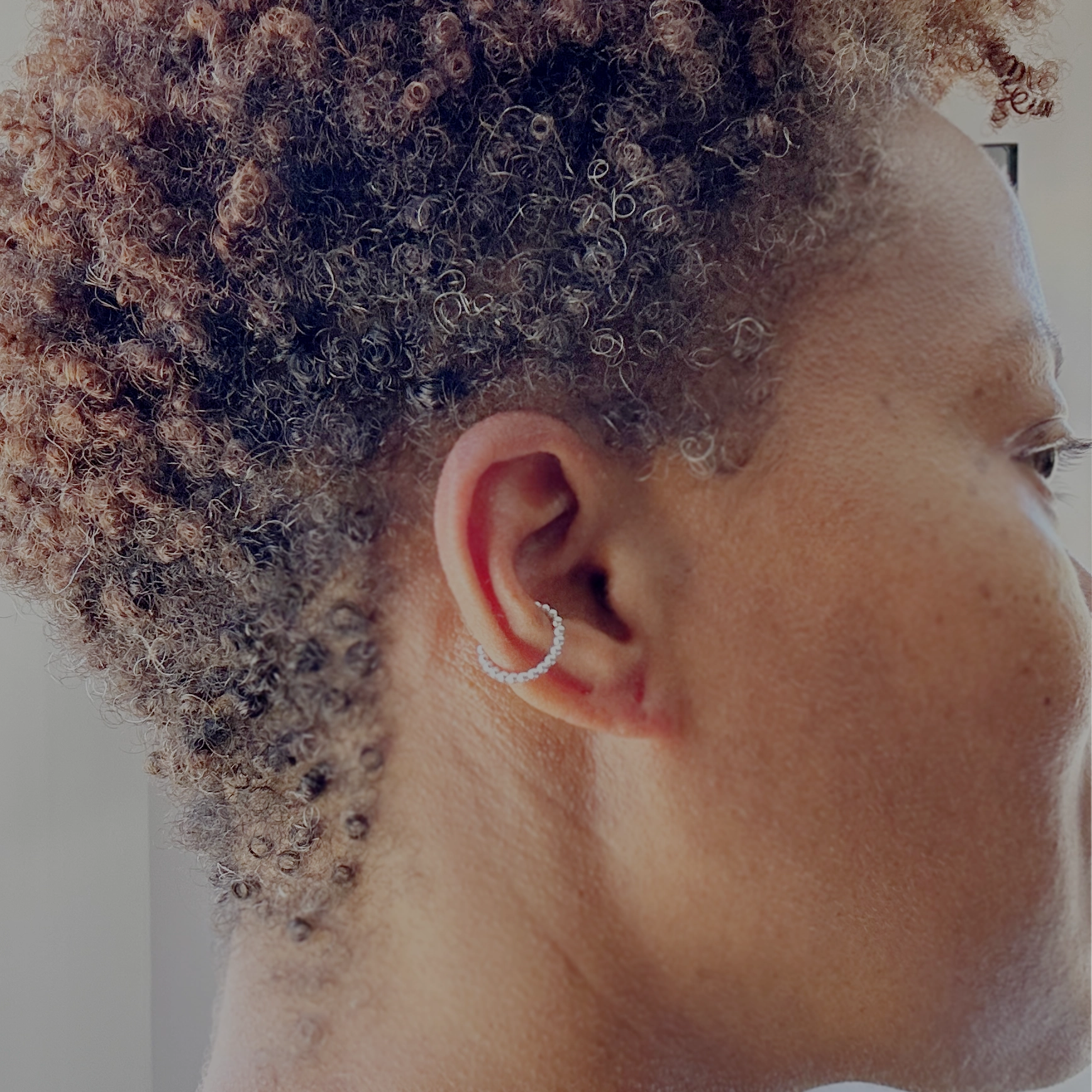 Earcuff Adunola argent 925 perles uniformes collection Keloïd EMIKemi