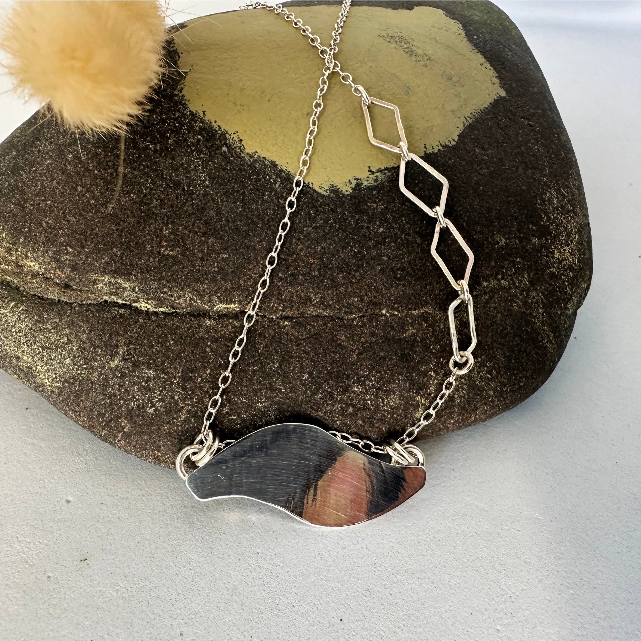 Collier avec pendentif et chaîne losanges