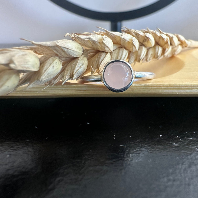 "Bague argent Dunya quartz rose - sertis clos cabochon pierre naturelle"