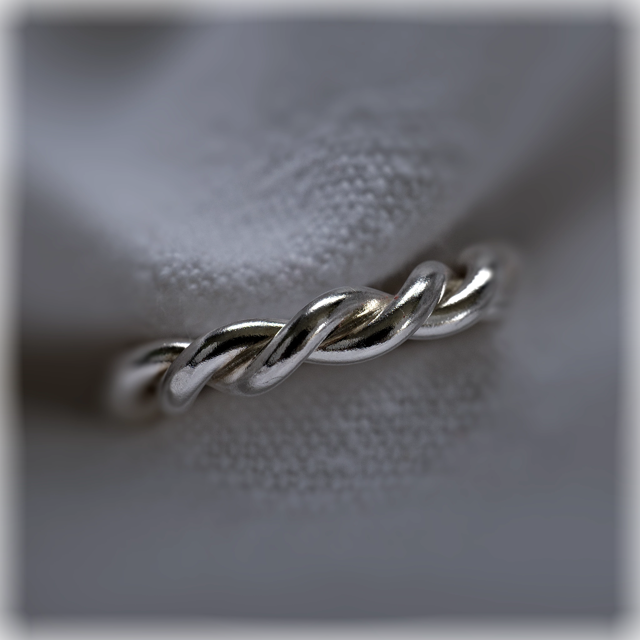 Earcuff Ifeoluwa argent 925 torsade large brillante collection Keloïd EMIKemi