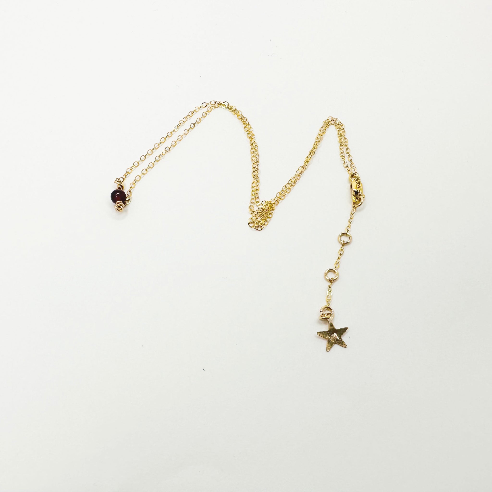 "Collier une pierre Quibilah gold filled grenat - chaîne forçat artisanale"