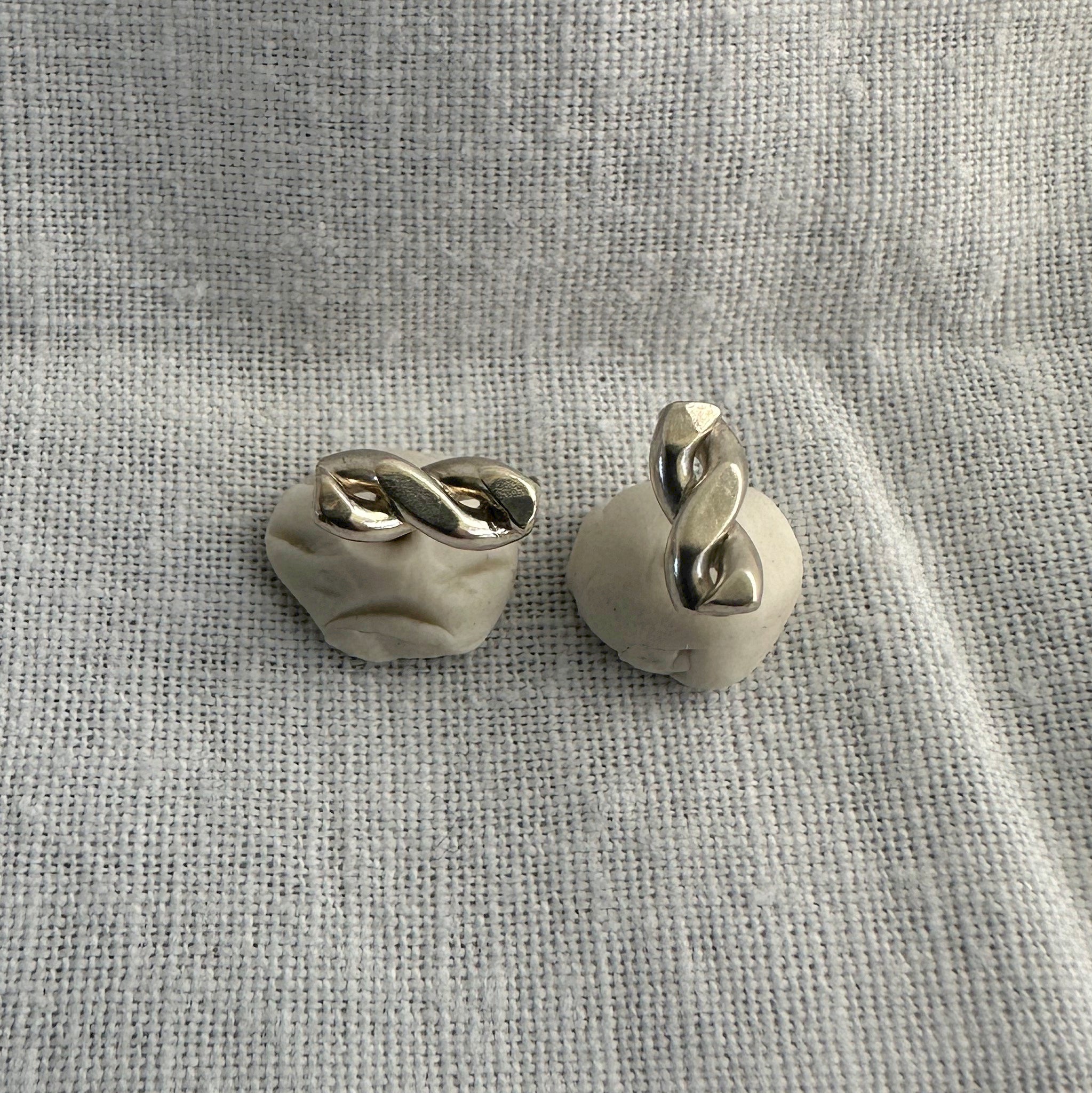 "Bijoux artisanaux EMIKemi Nilaja - puces argent polyvalentes quotidien"