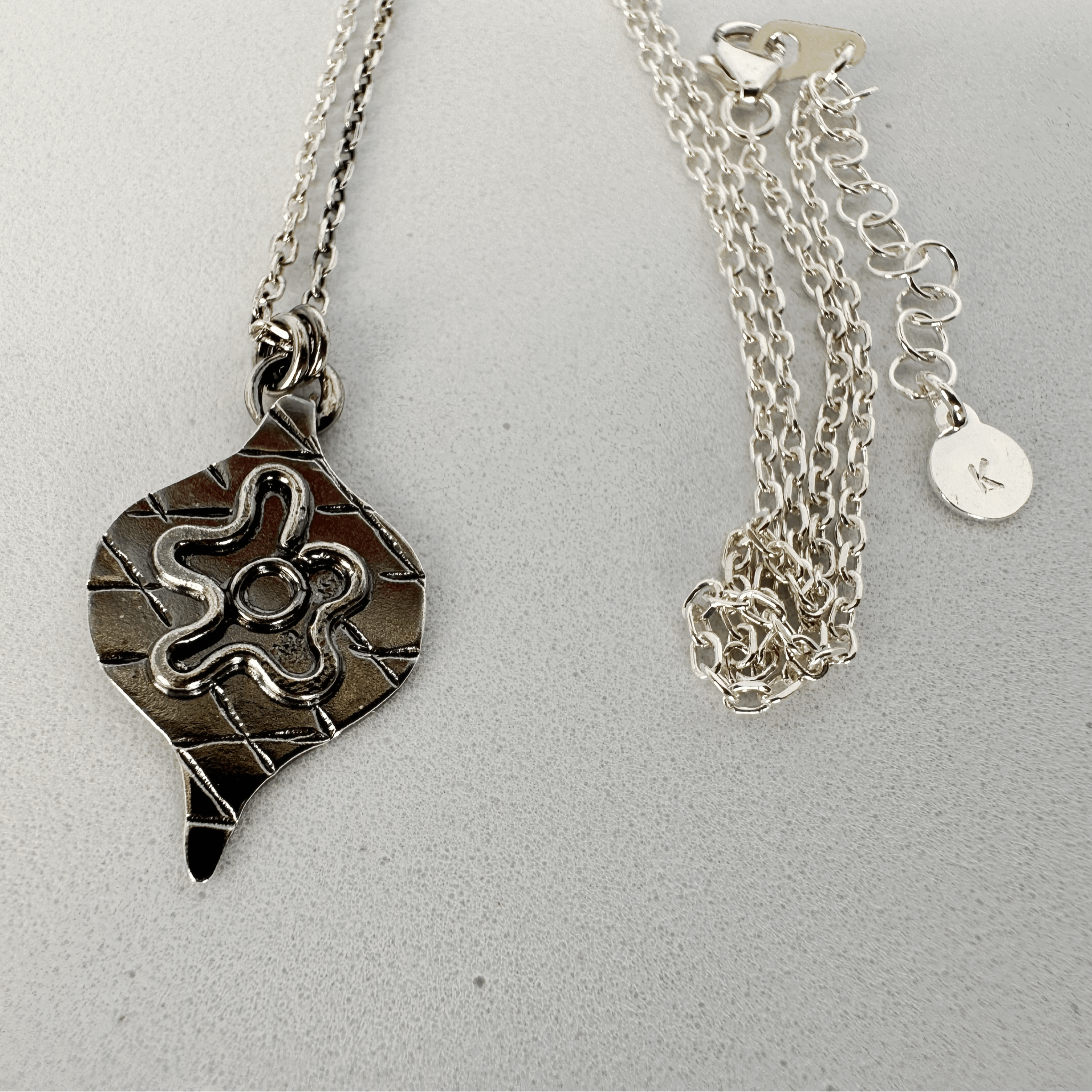 "Collier Esi en argent 925 - pendentif fleur relief inspiré wax EMIKemi"