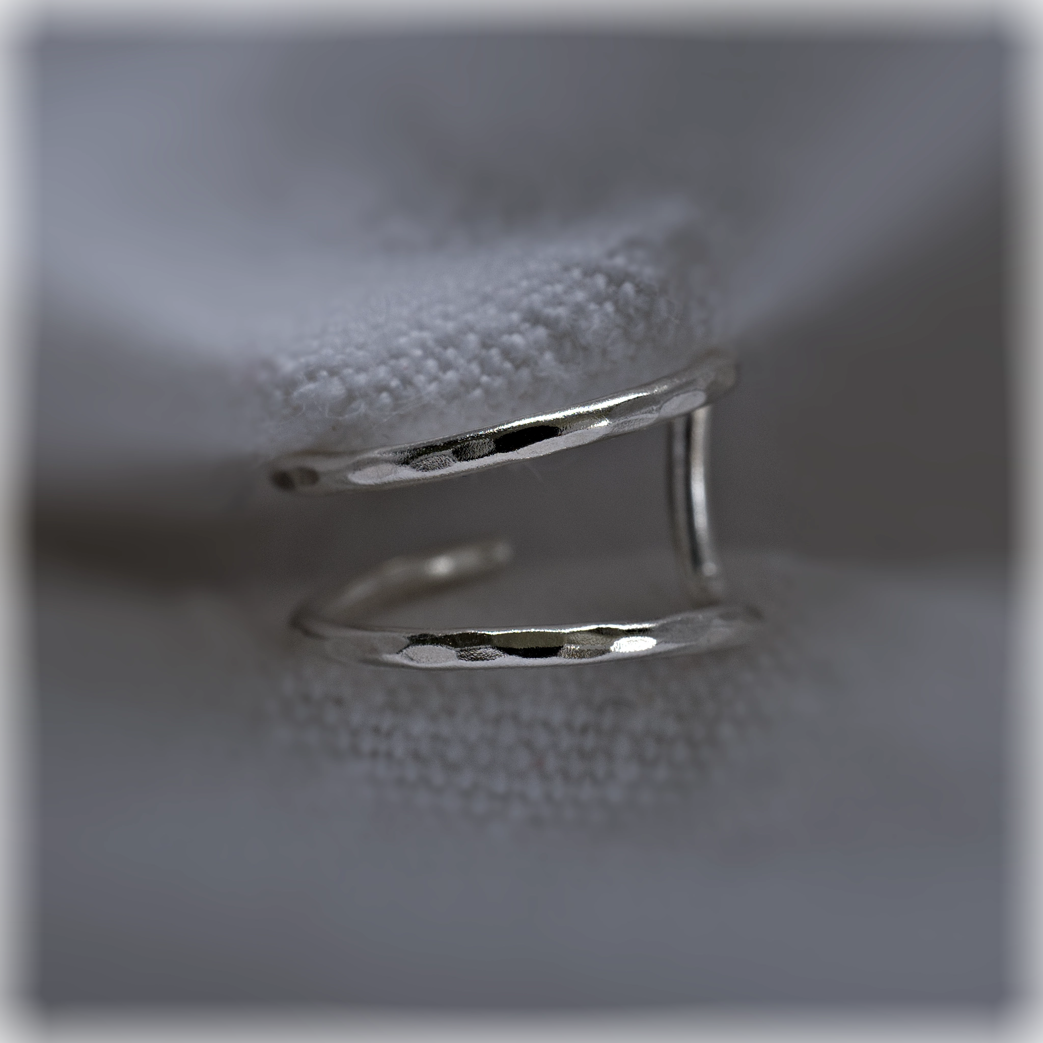 Earcuff Damilola argent 925 double anneau martelé collection Keloïd EMIKemi