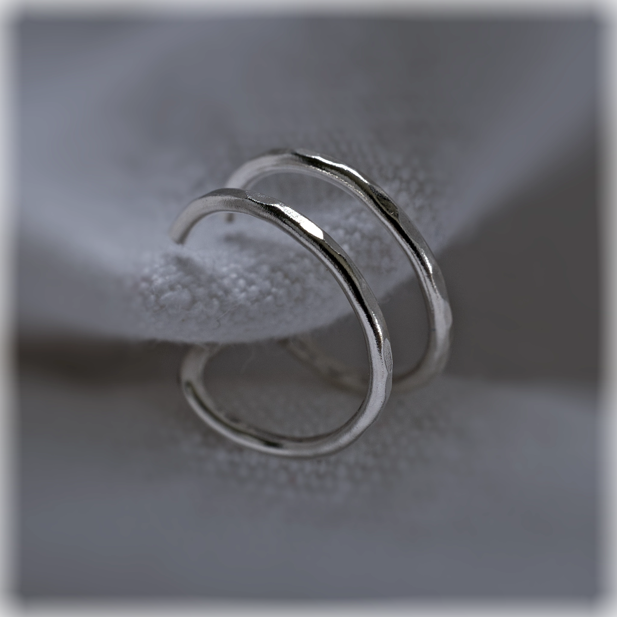 Earcuff Damilola argent 925 double anneau martelé collection Keloïd EMIKemi